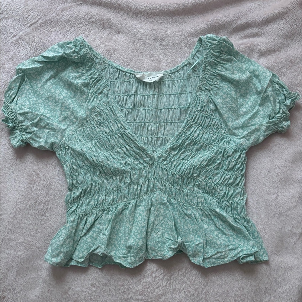 Victoria + Sophia floral top!